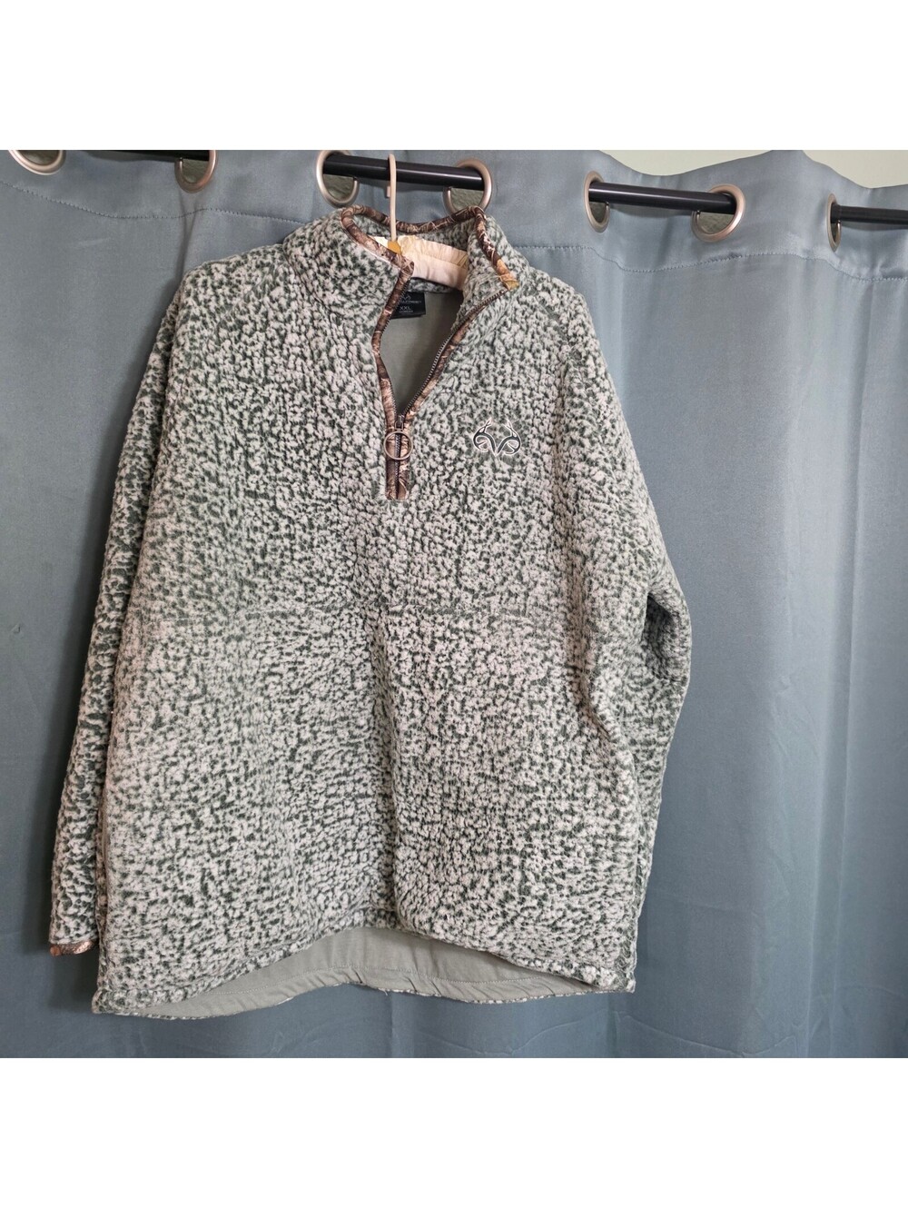Realtree Womens XXL white and green quarter zip pullover